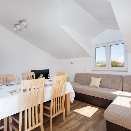 Holiday Home Lydia スラティネ エクステリア 写真